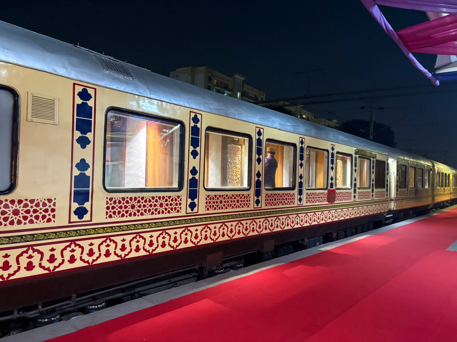 Experience The Royalty on Board – Palace on Wheels